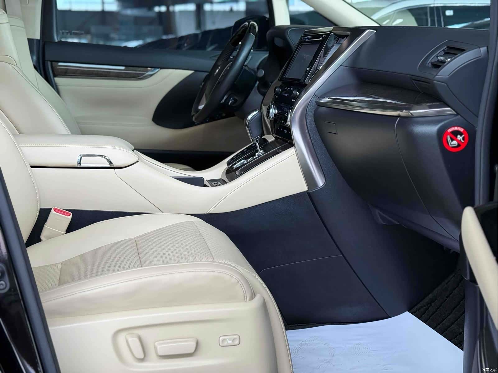 Toyota Alphard, 2018 14