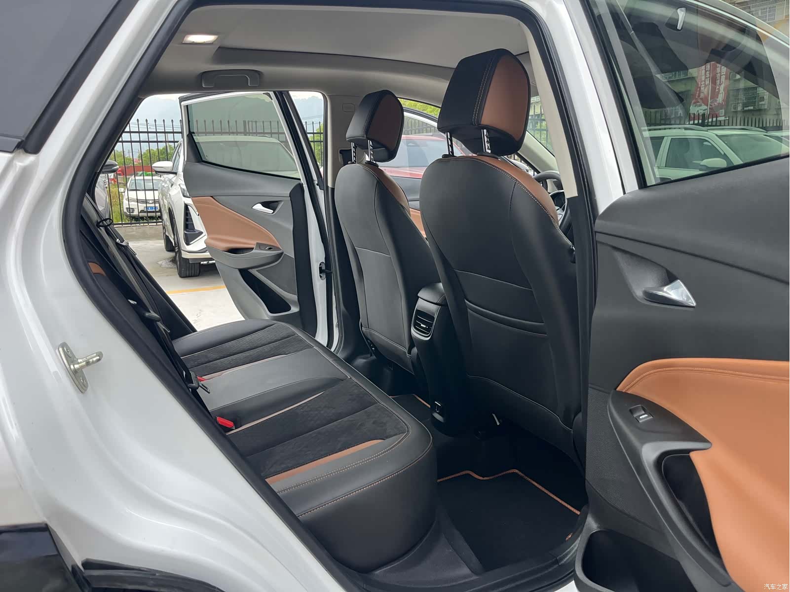 Buick Encore, 2021 10