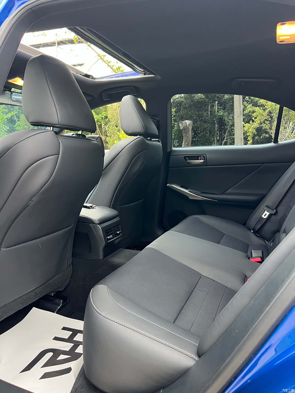 Lexus IS, 2018 10