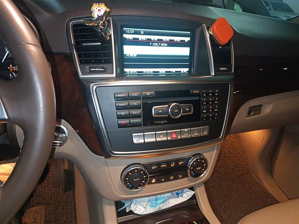 Mercedes-Benz M class