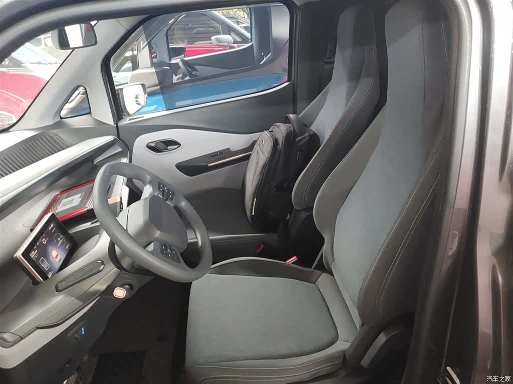 Wuling NanoEV, 2022 17
