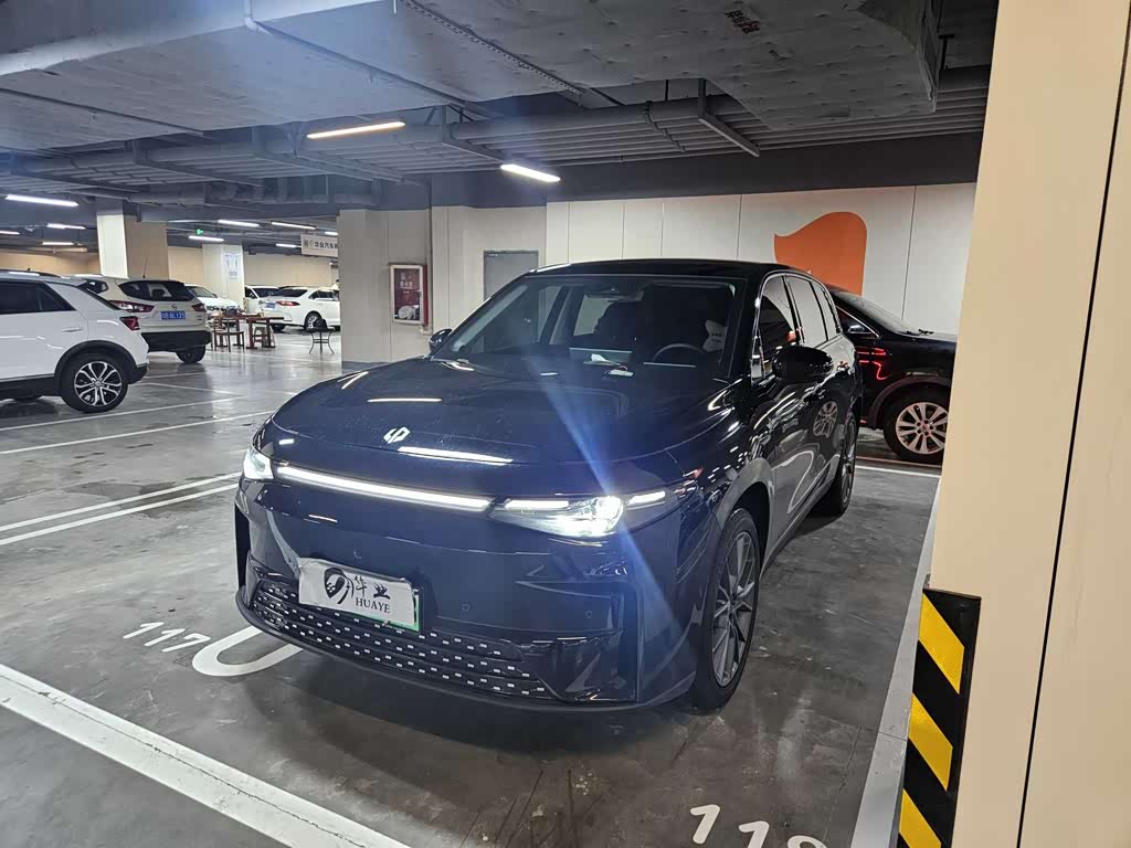 Leapmotor C10