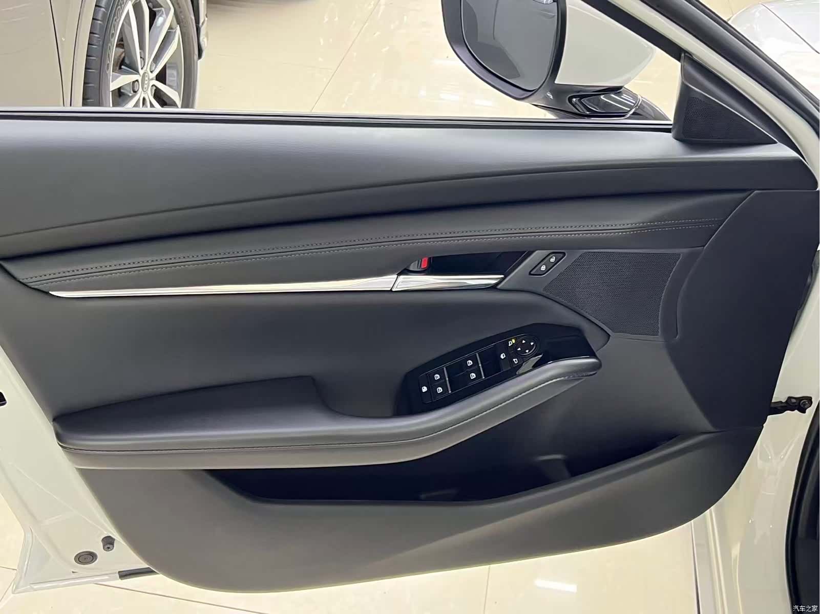 Mazda Mazda3, 2023 18