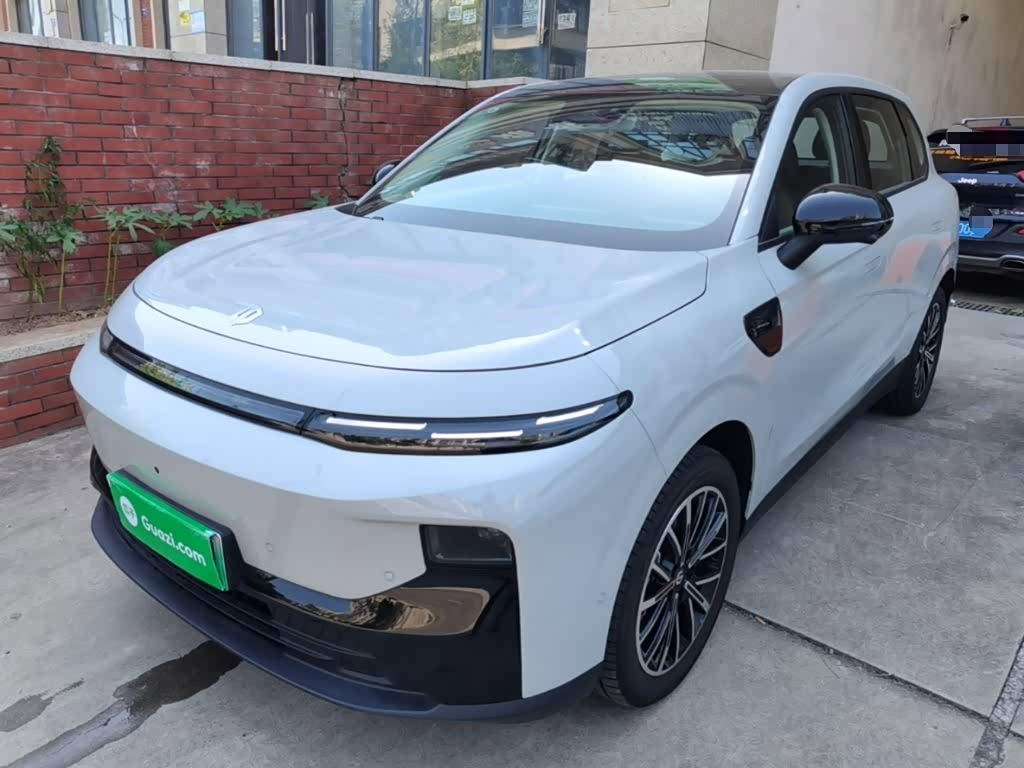 Leapmotor B10