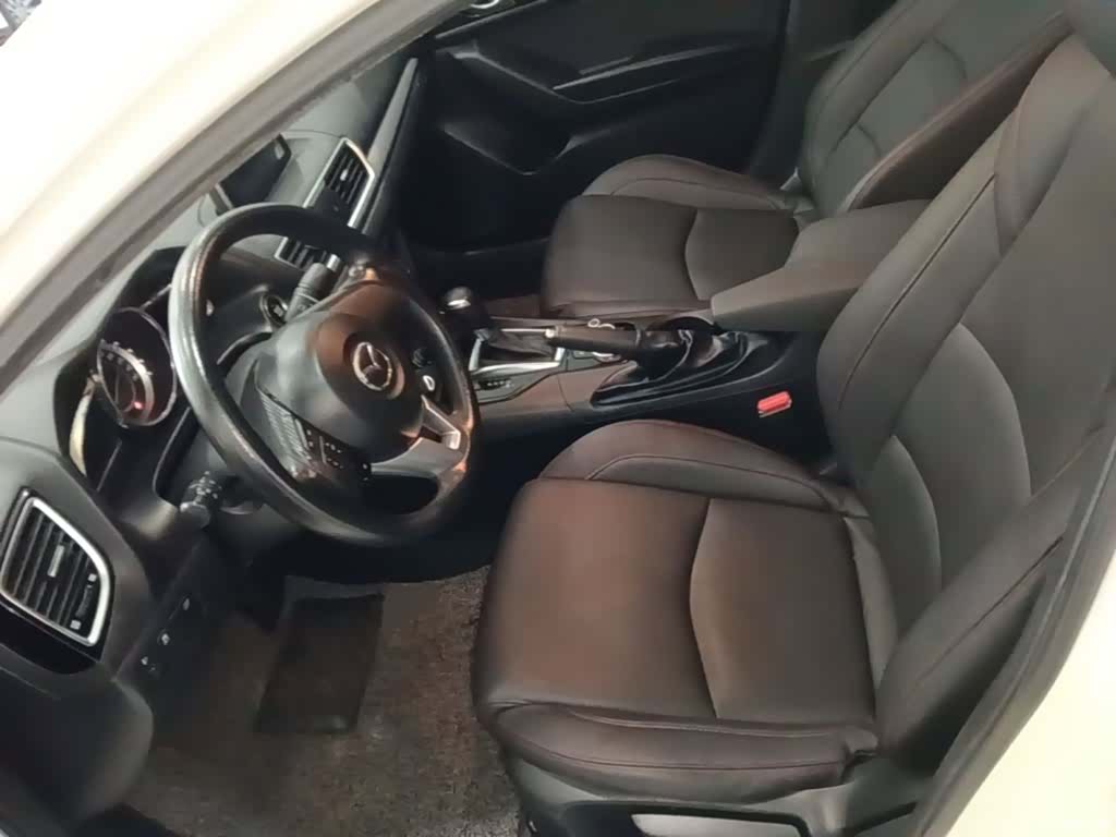 Mazda Mazda3, 2016 11
