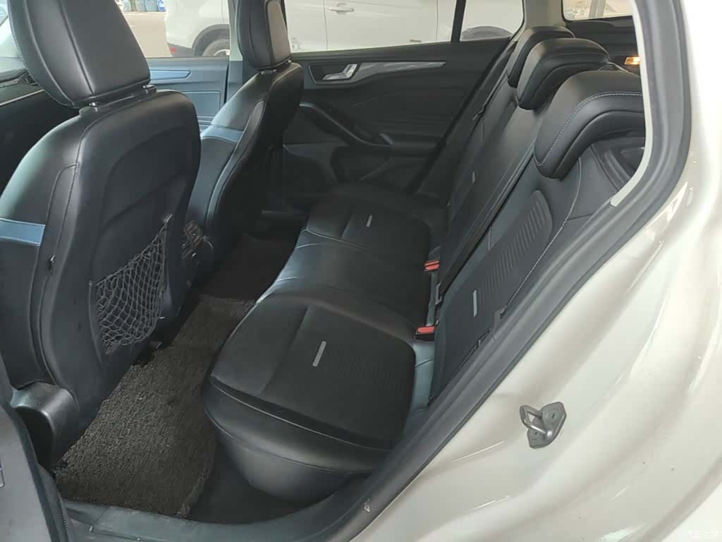 Ford Focus, 2021 17