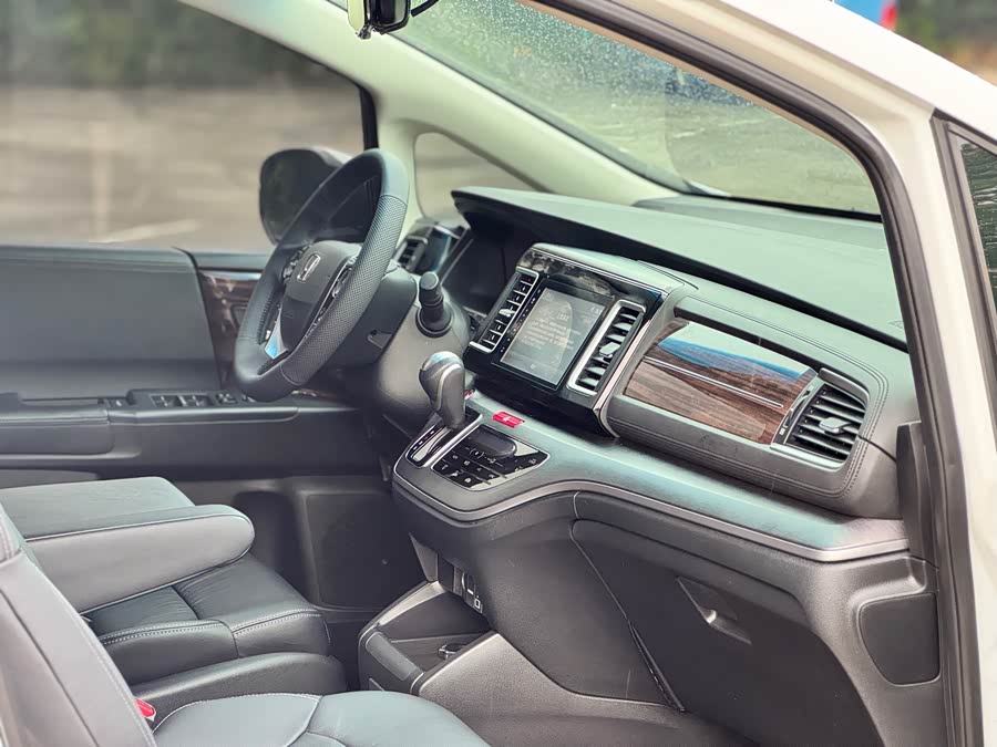 Honda Elysion 2018, фото 19