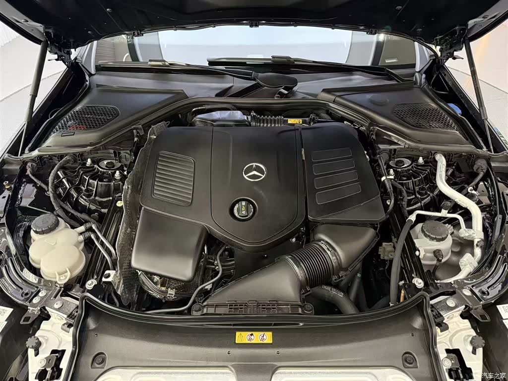 Mercedes-Benz E-Class, 2024 9