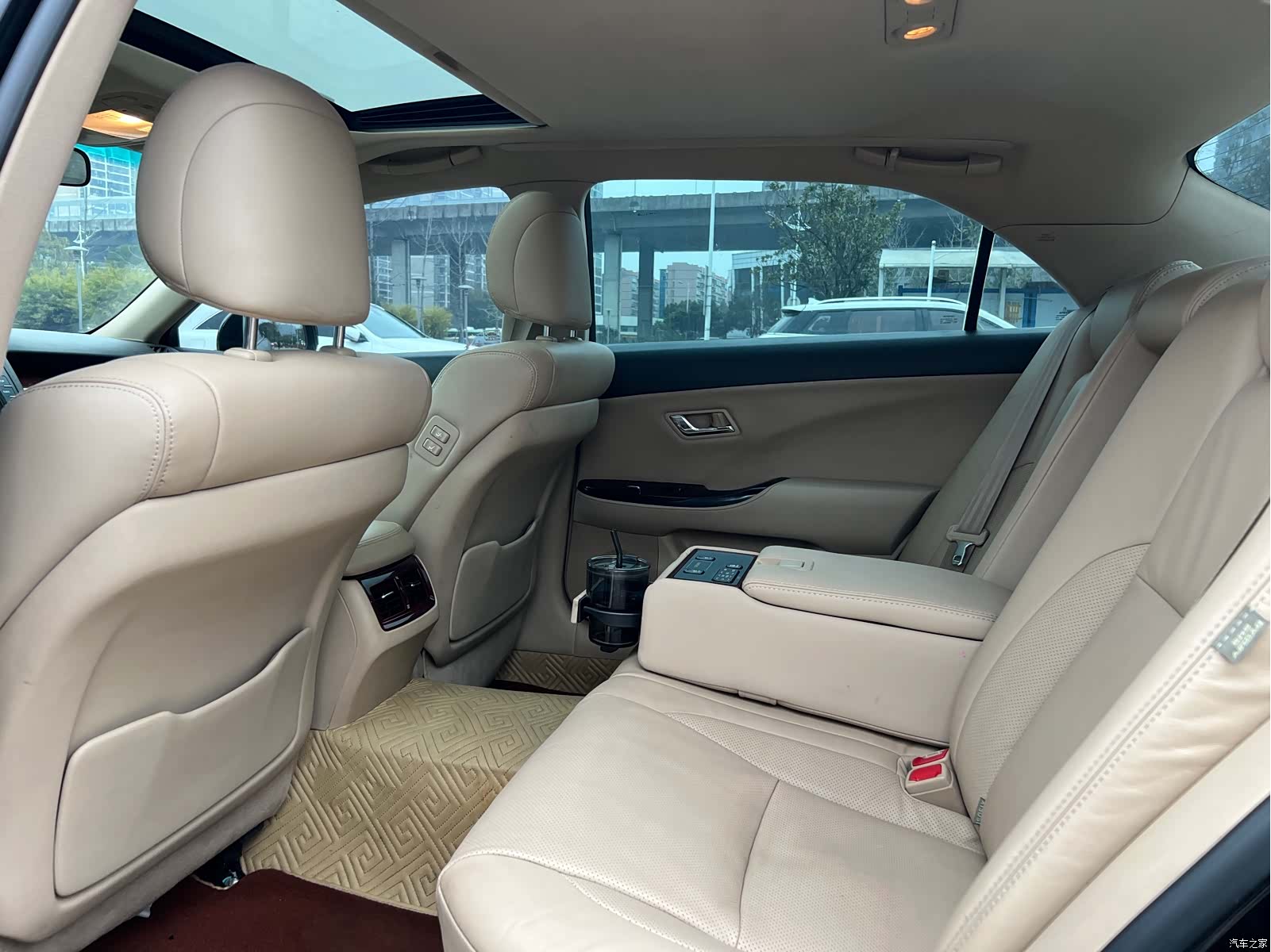 Toyota Crown, 2011 12