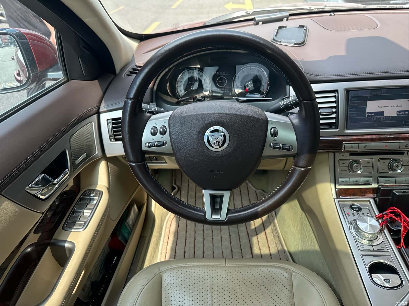 Jaguar XF, 2011 9