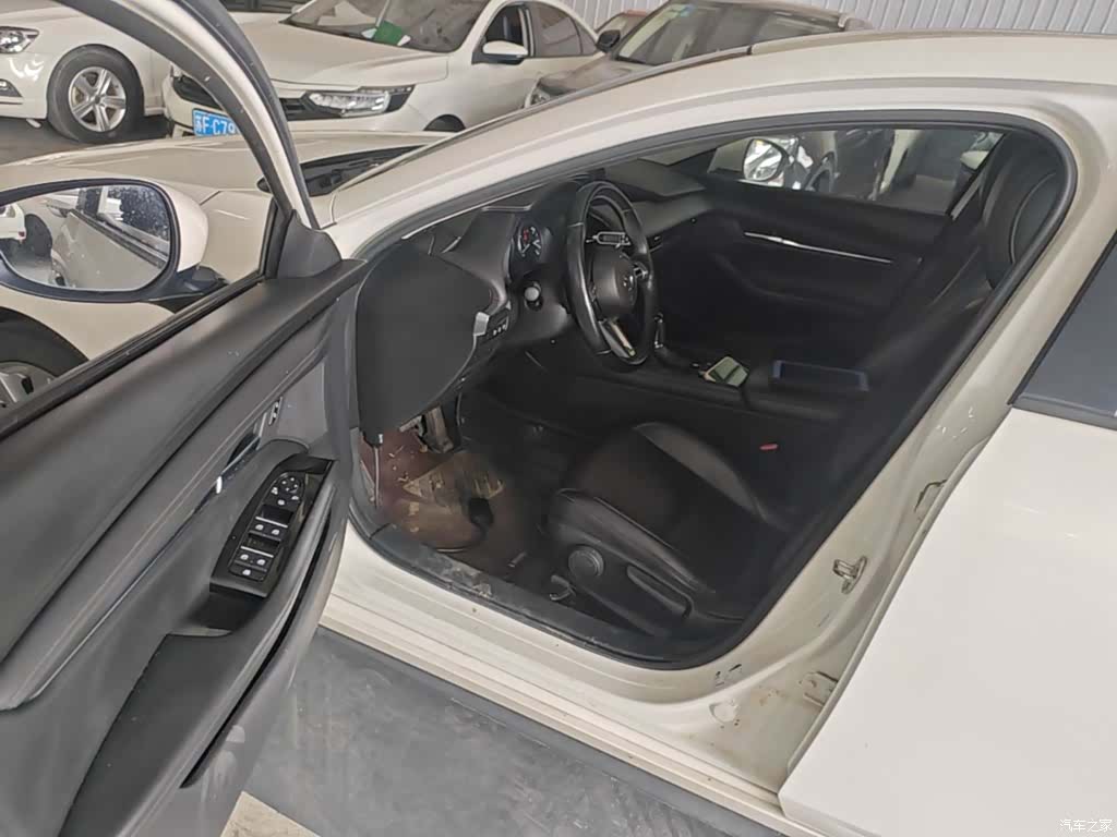 Mazda Mazda3, 2021 15