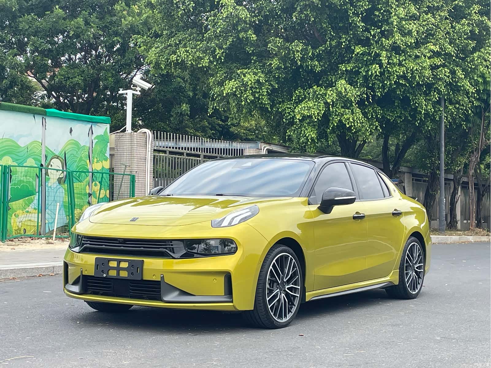 Lynk & Co 02