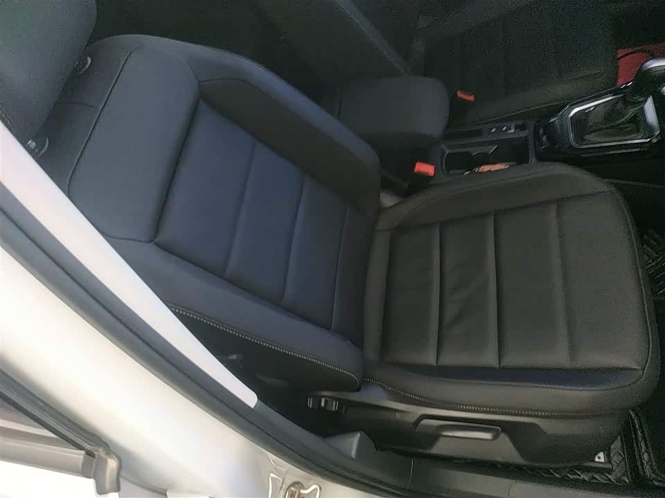 Volkswagen T-ROC exploring Songs