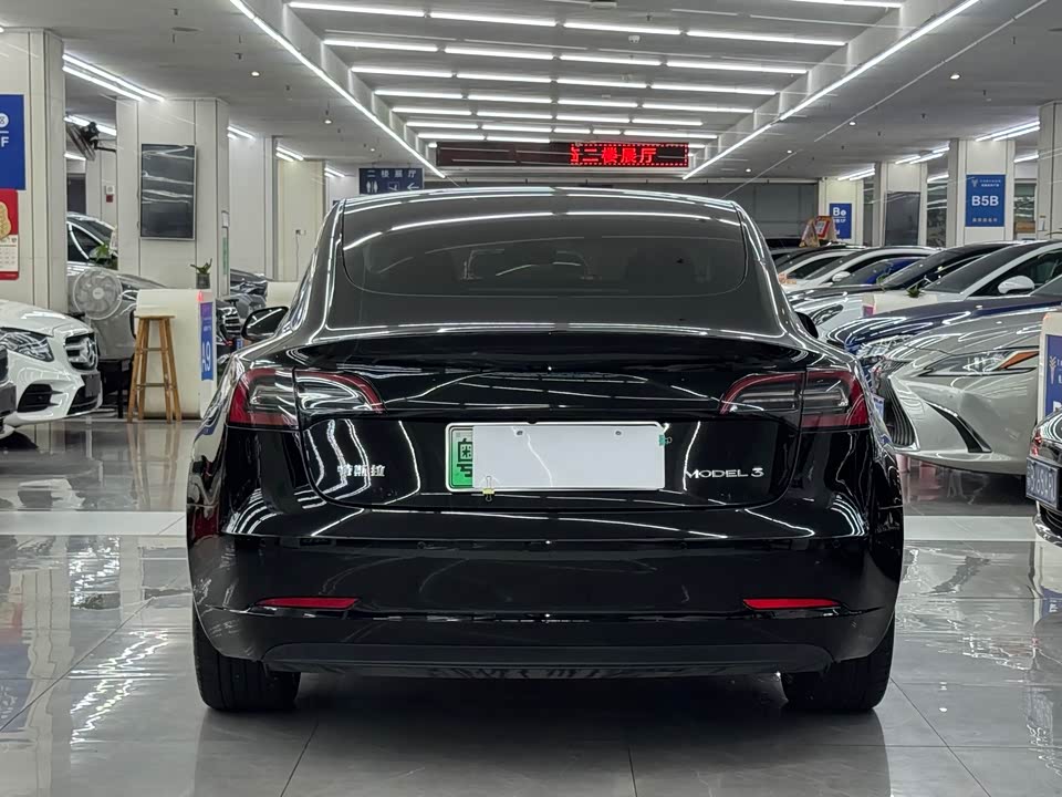 Tesla Model 3 Tesla Model 3