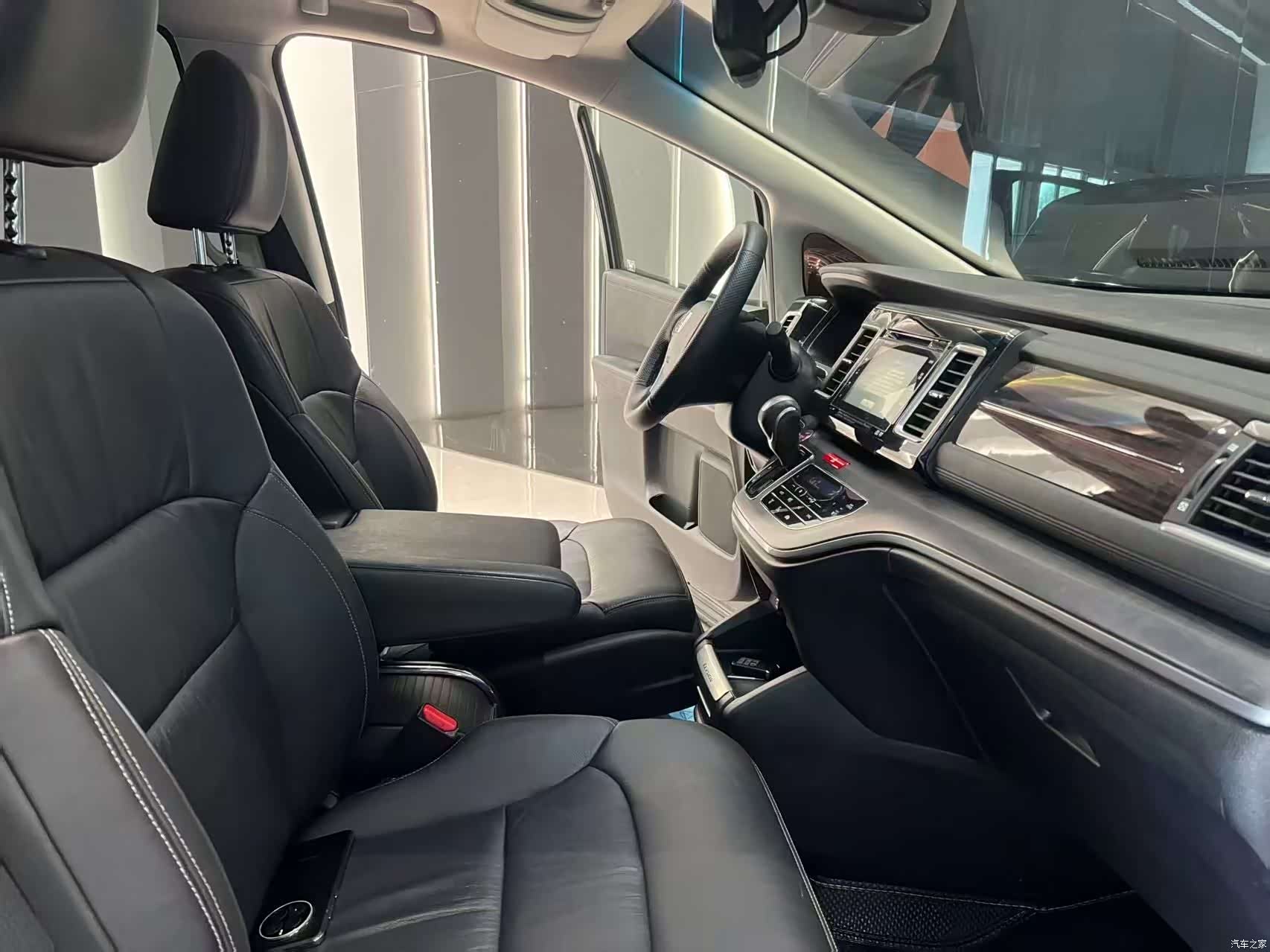 Honda Elysion, 2016 9