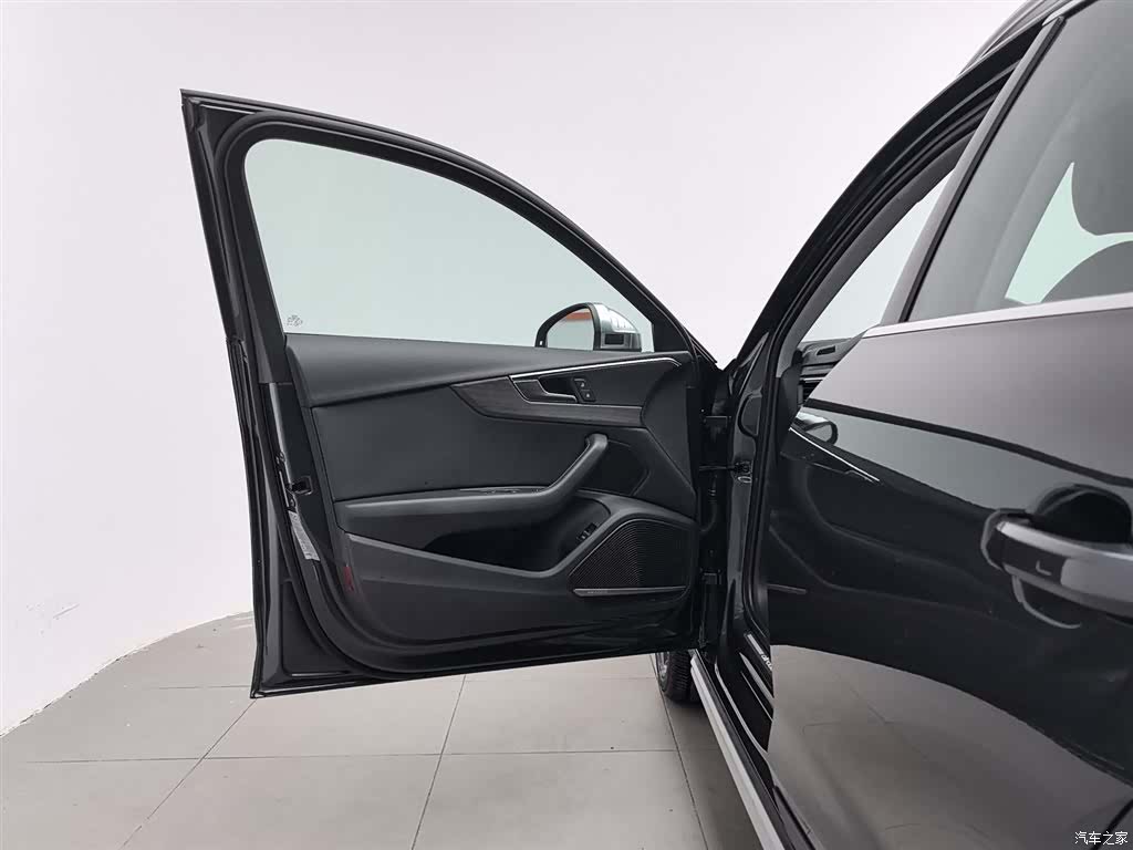 Audi A4, 2022 8