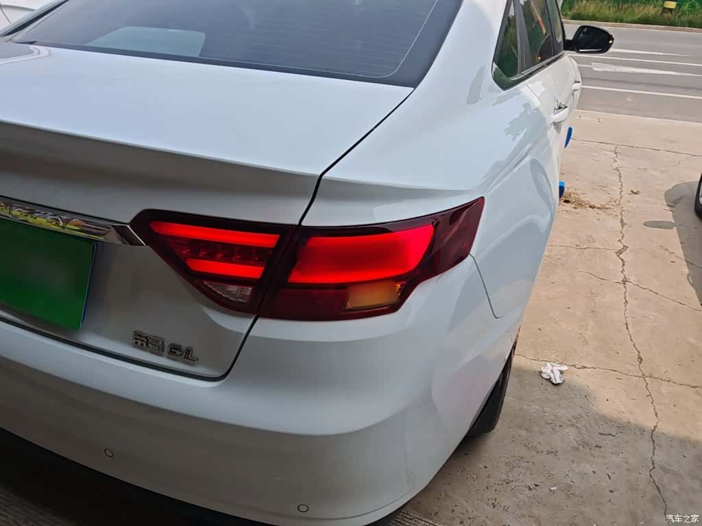 Geely Emgrand, 2021 8