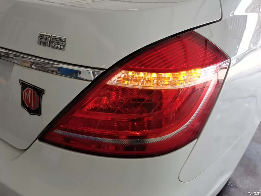 Geely Emgrand, 2016 8