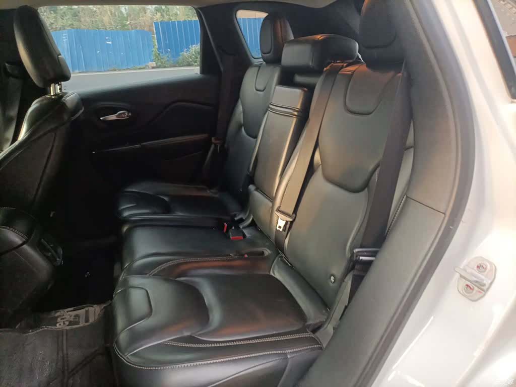 Jeep Cherokee, 2017 15