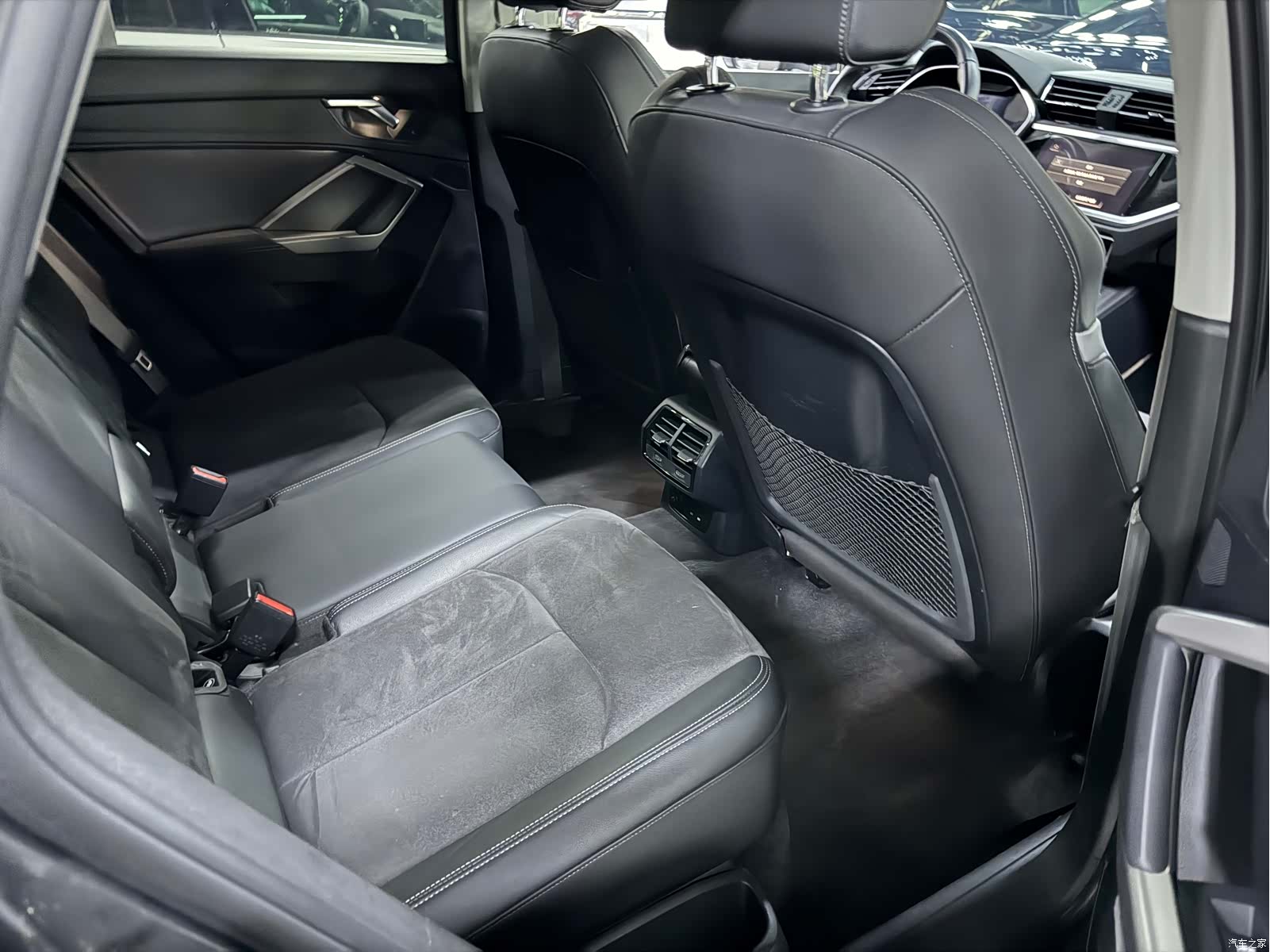 Audi Q3, 2023 16
