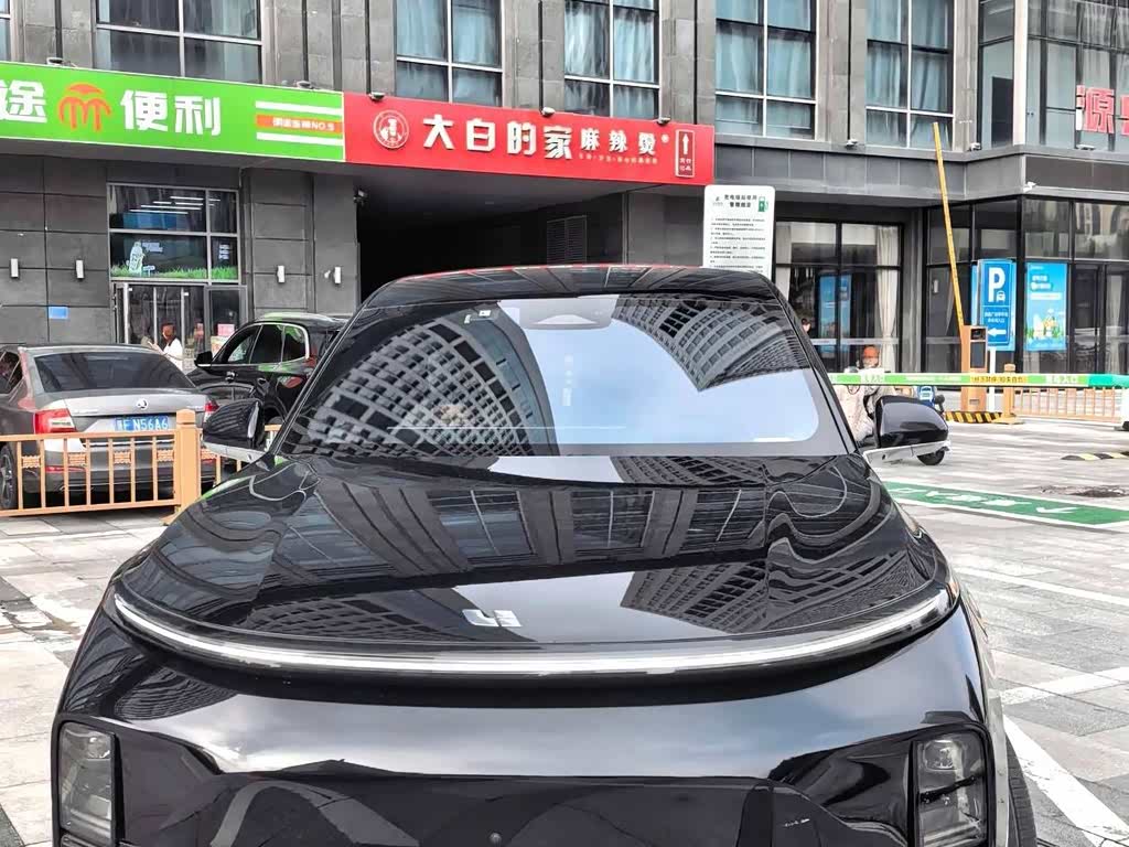 Li Auto L8