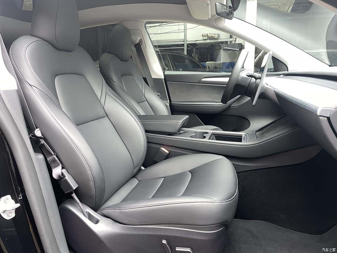 Tesla Model Y, 2024 9