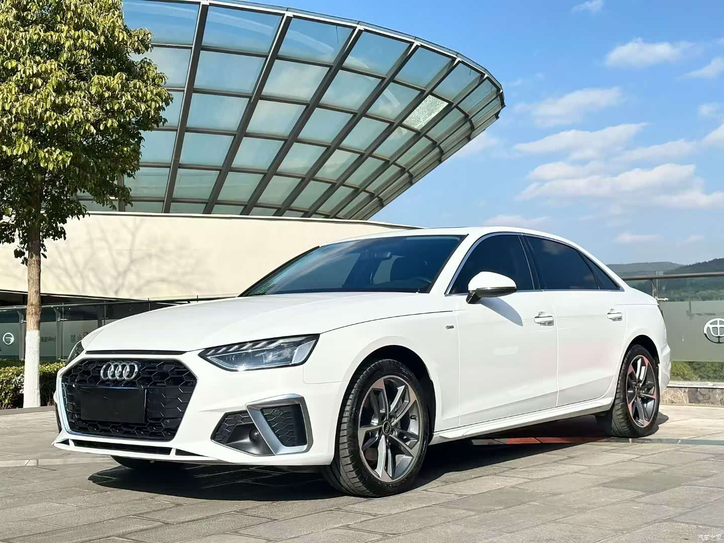 Audi A4L, 2024 1