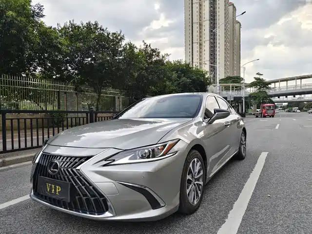 Lexus ES 2024 — купить из Китая под заказ