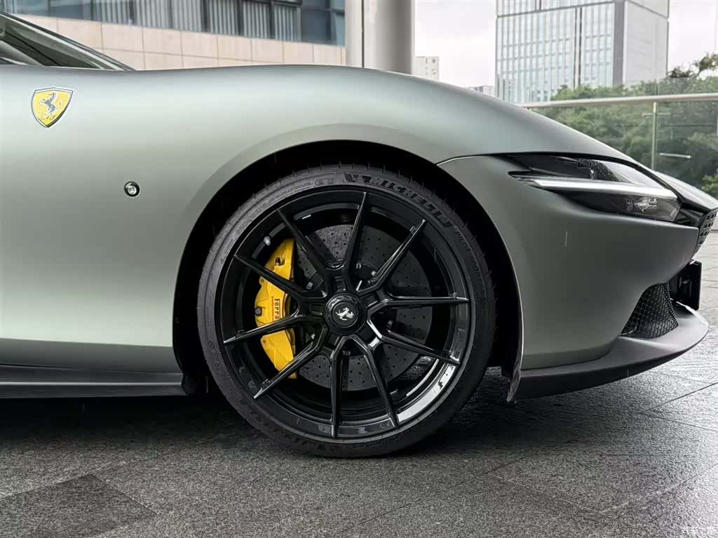 Ferrari Roma, 2021 9