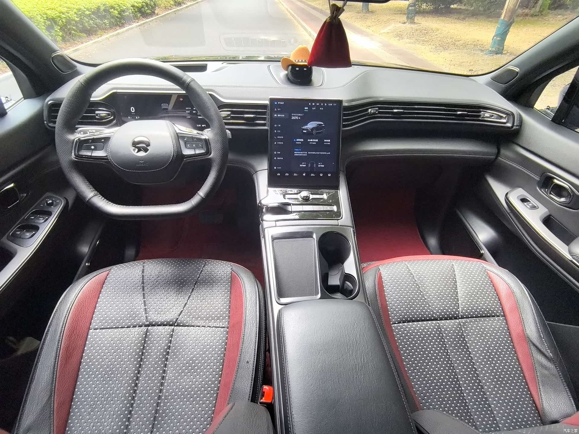 NIO ES8, 2020 13
