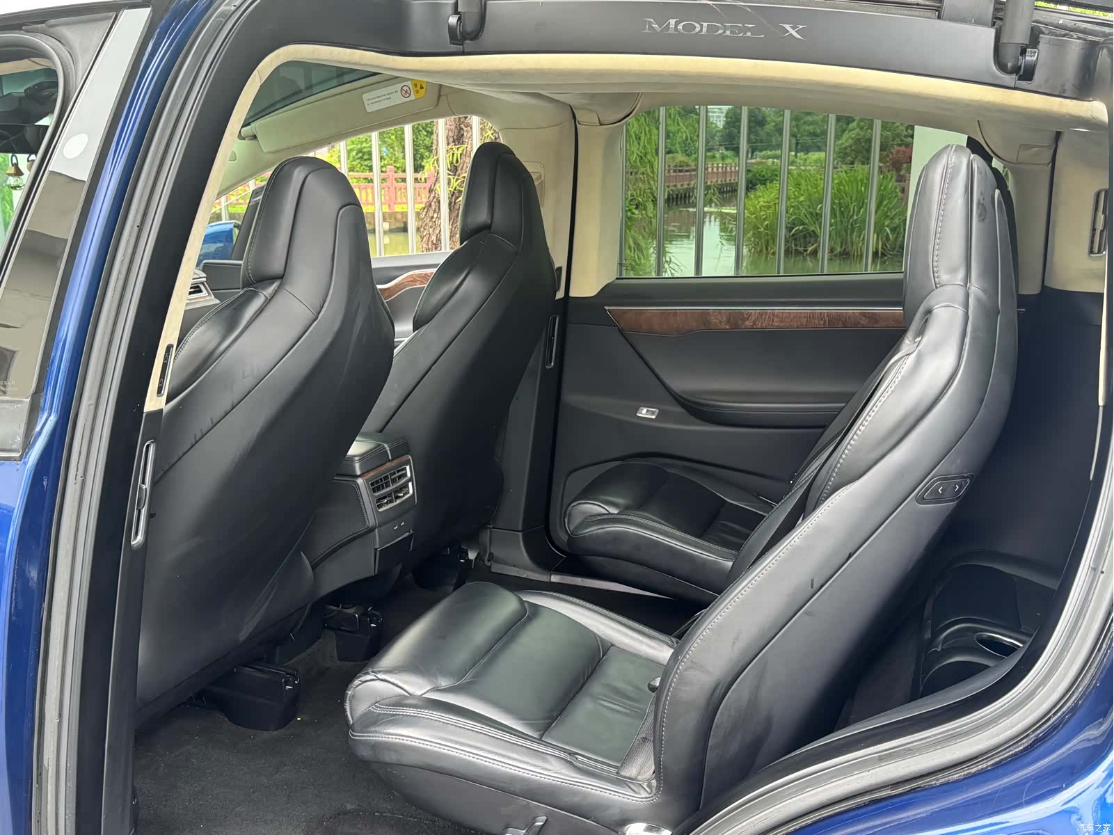 Tesla Model X, 2017 8