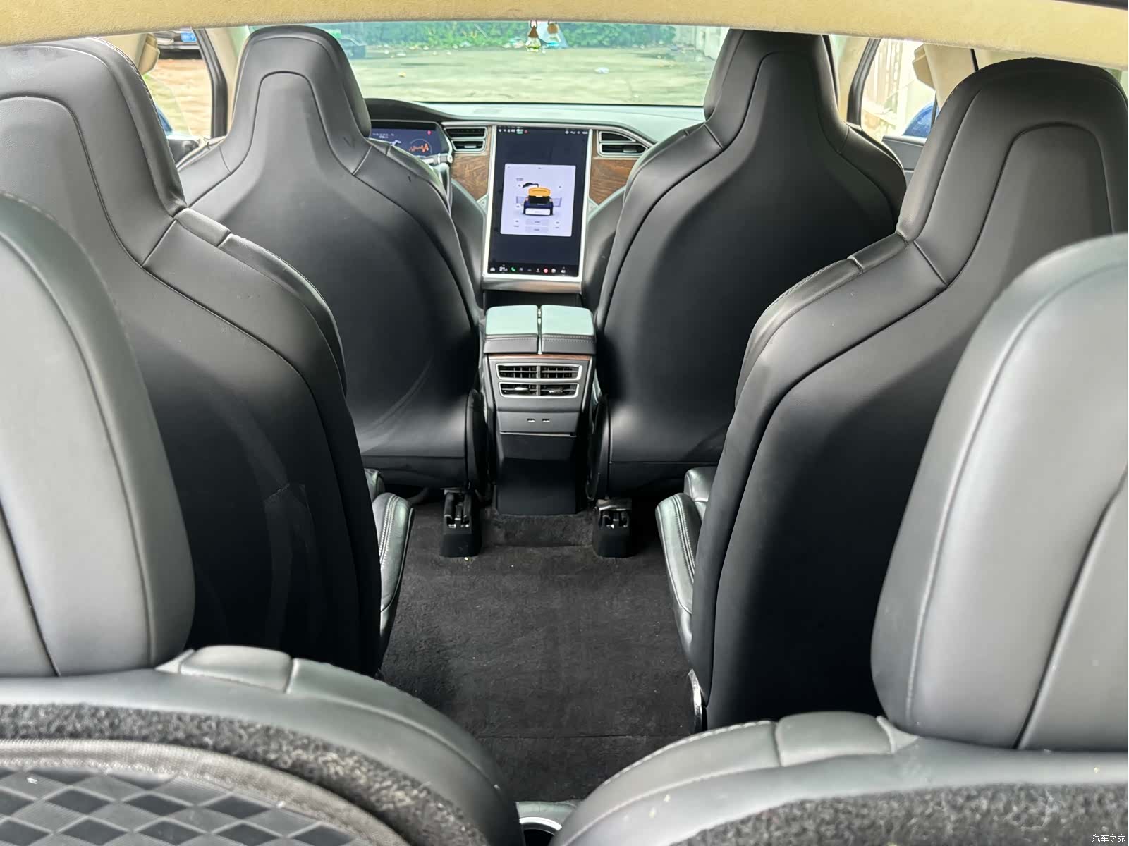 Tesla Model X, 2017 9