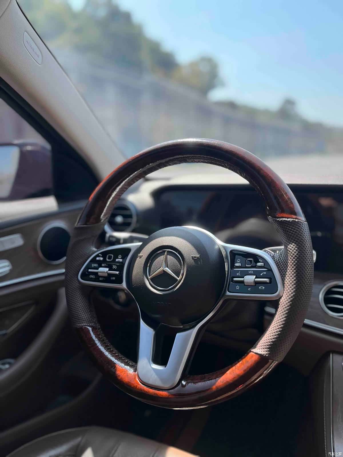 Mercedes-Benz E-Class, 2019 10