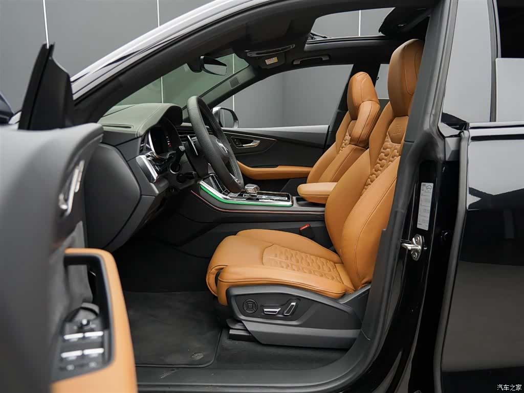 Audi Q8, 2024 7