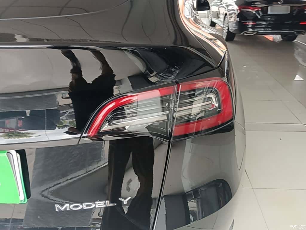 Tesla Model Y, 2023 8
