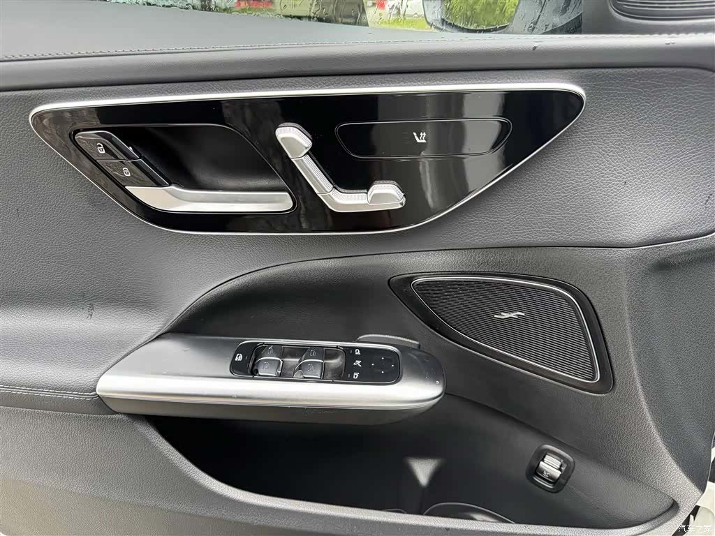 Mercedes-Benz C-Class, 2025 26