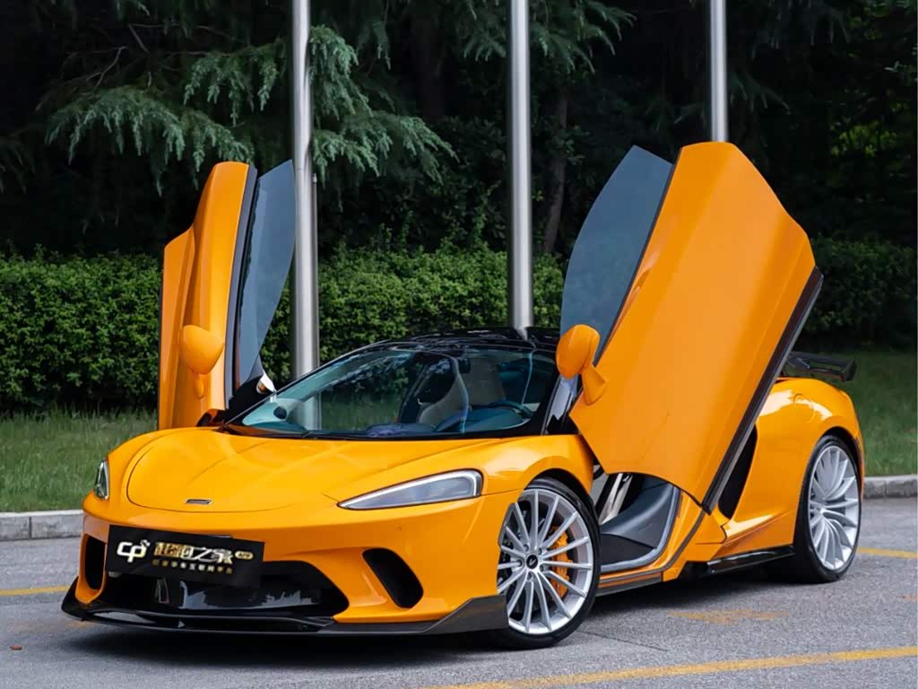 McLaren GT