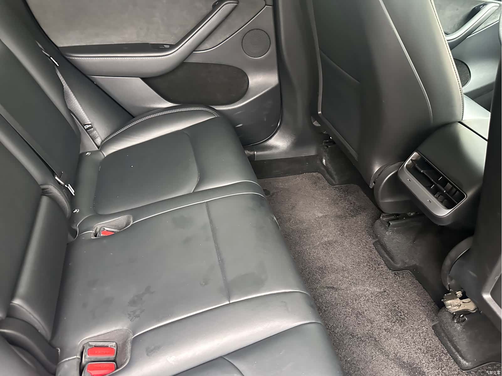 Tesla Model Y, 2022 12