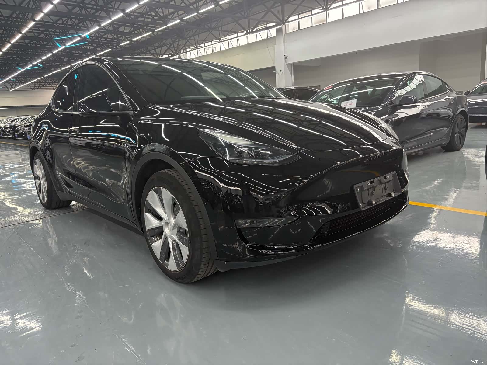 Tesla Model Y, 2021 3