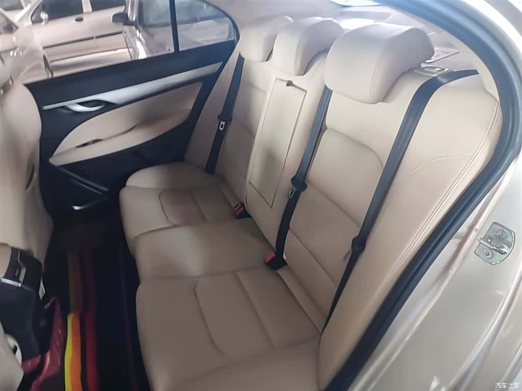 Geely Emgrand, 2018 17