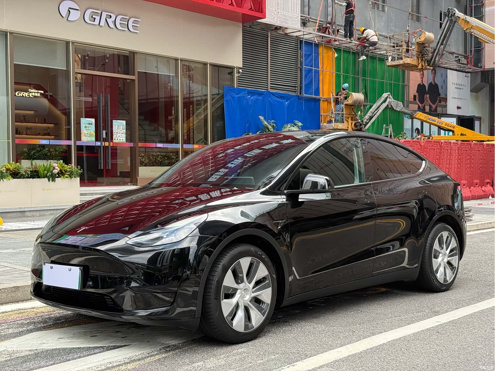 Tesla Model Y, 2022 1