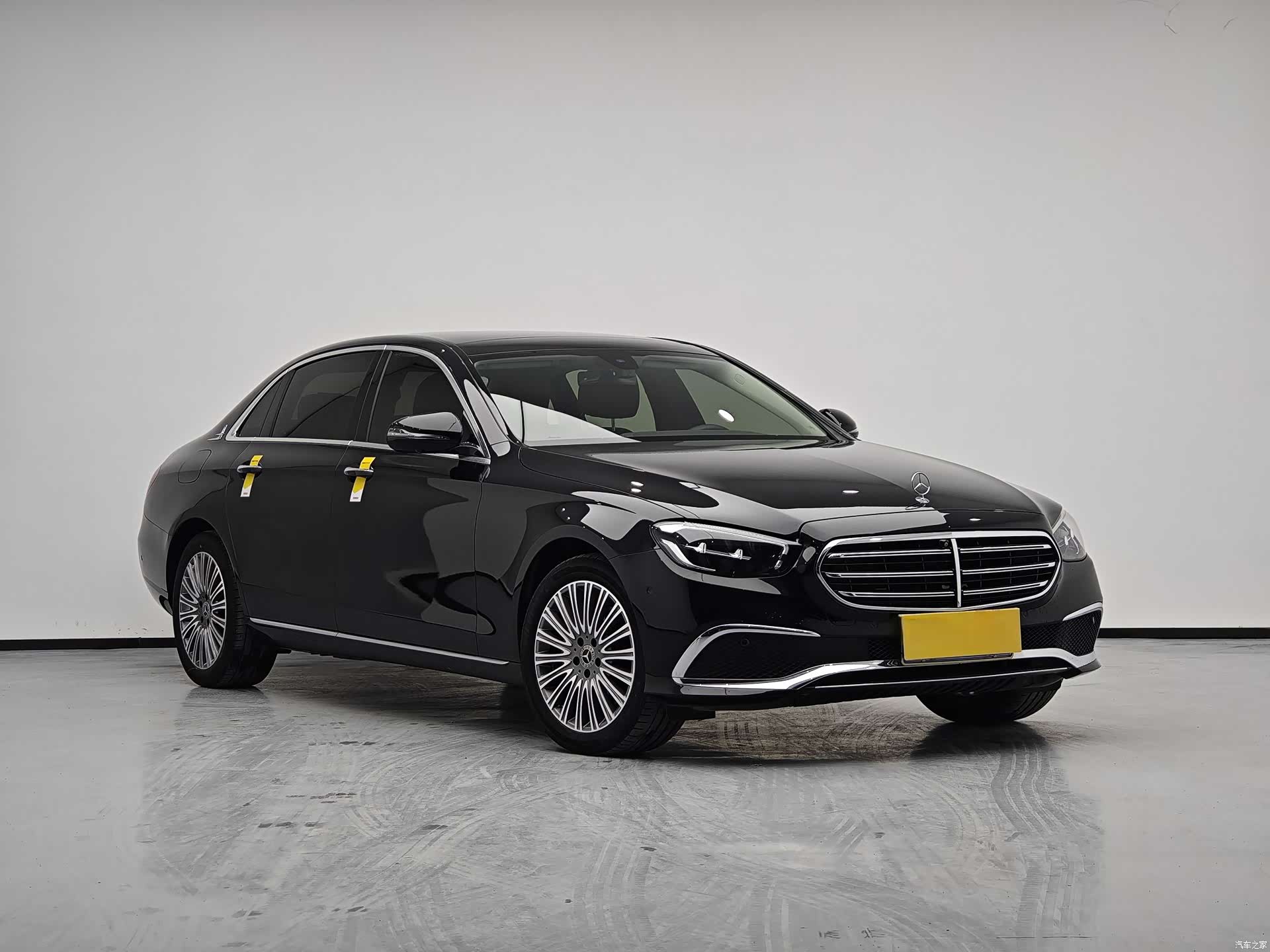 Mercedes-Benz E-Class, 2023 3