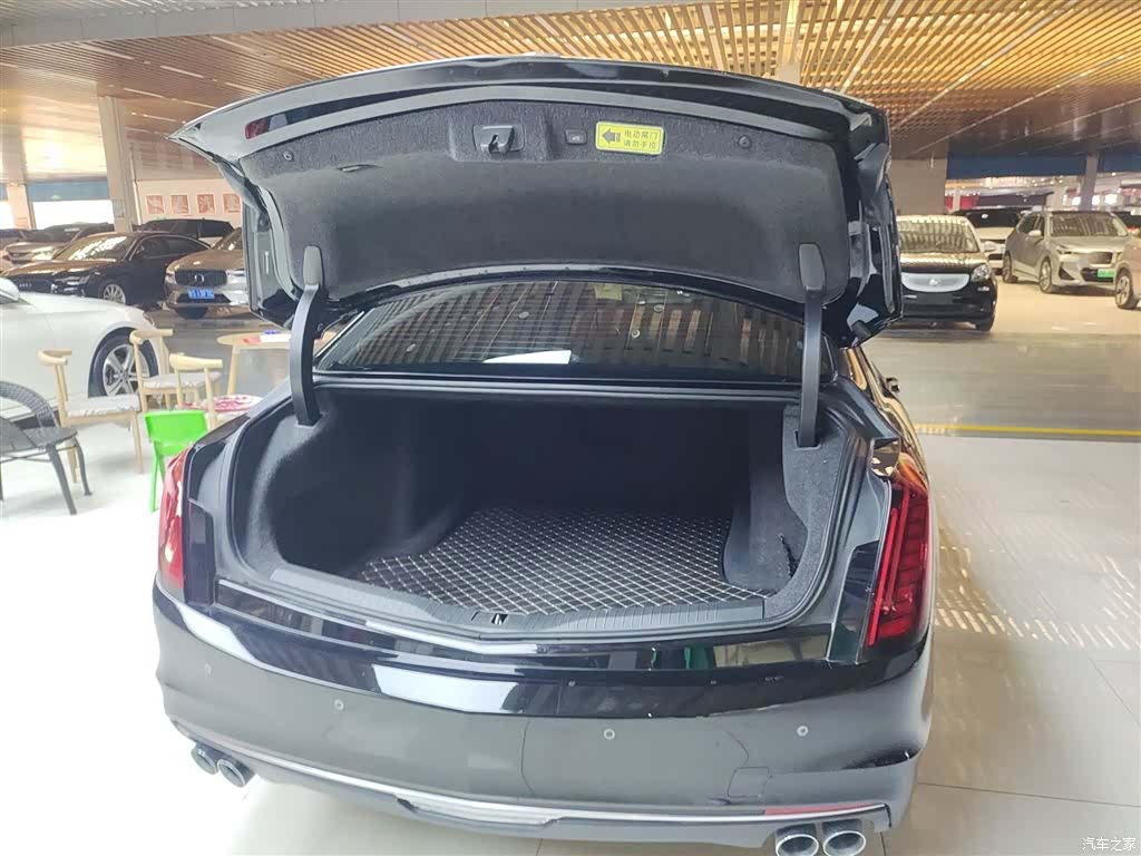 Cadillac CT6, 2023 15