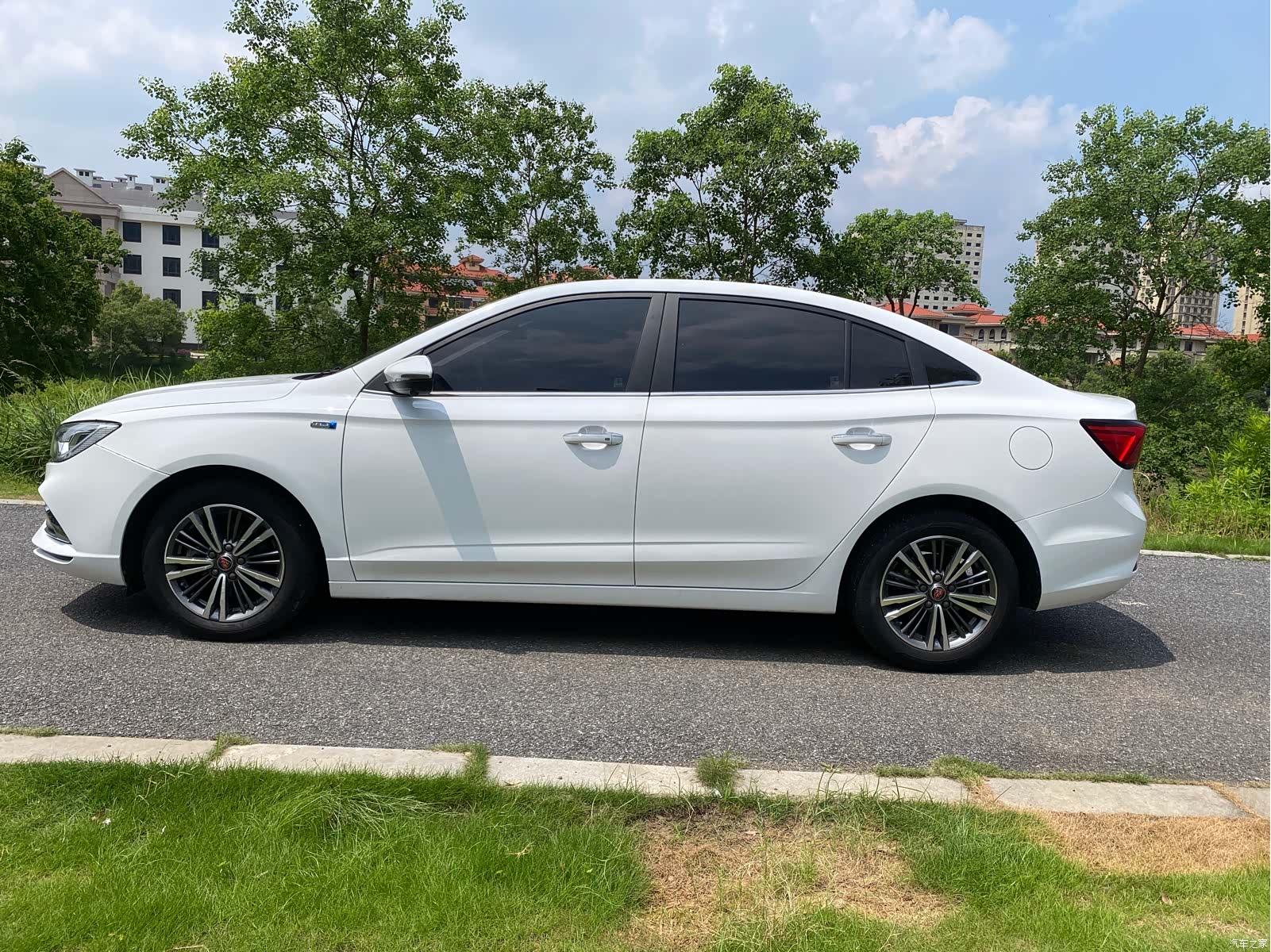 Roewe i5, 2019 4
