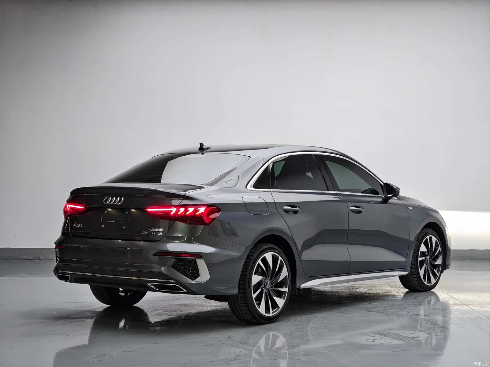 Audi A3, 2023 все фото