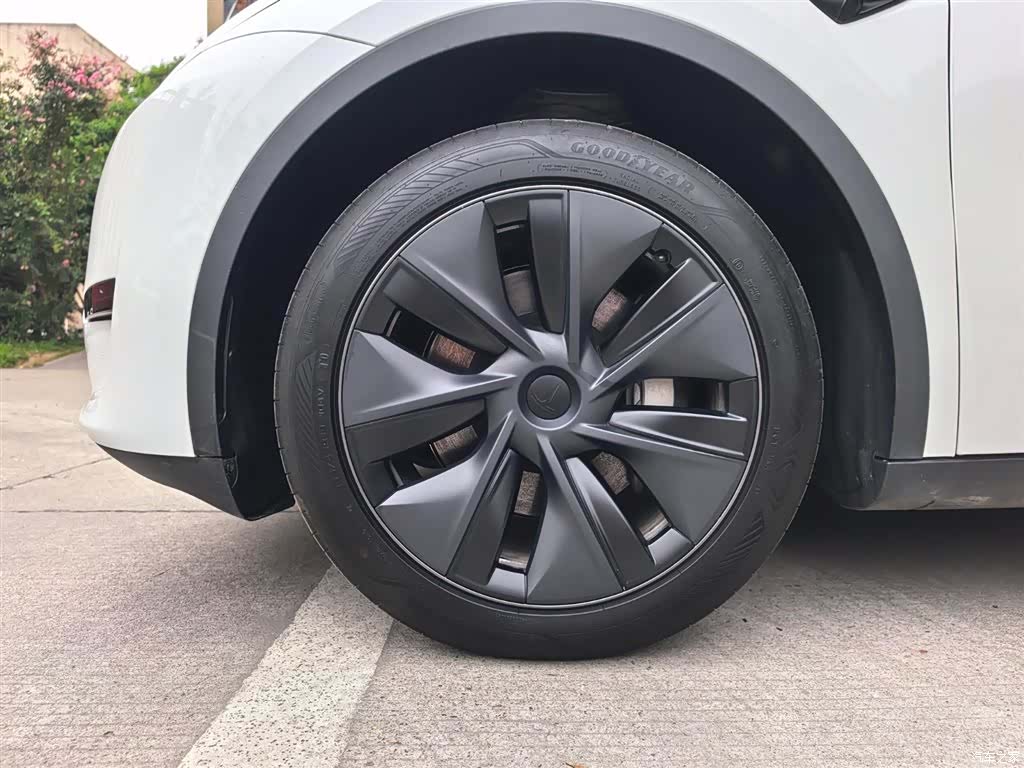 Tesla Model Y, 2025 20