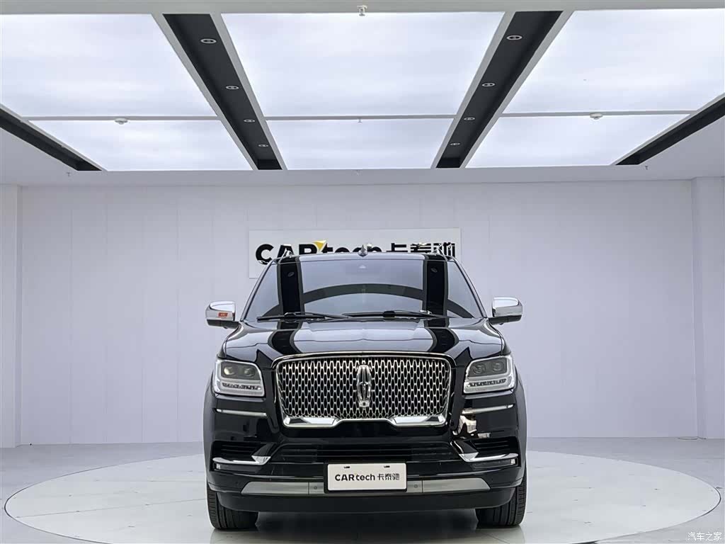 Lincoln Navigator, 2021 3