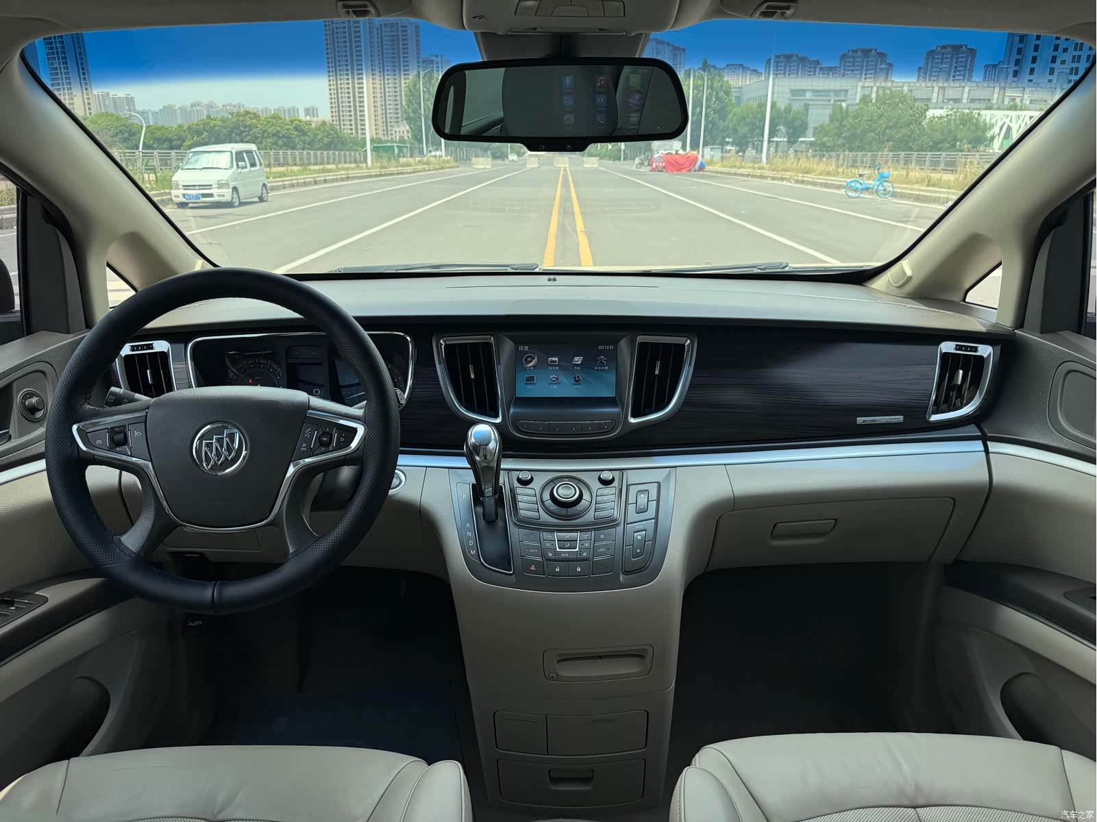 Buick GL8, 2012 24