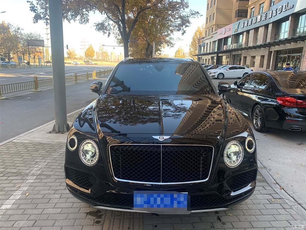 Bentley Bentayga, 2020 3