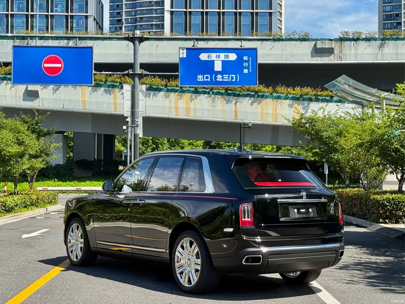 Rolls-Royce Cullinan, 2024 9